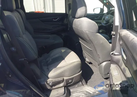 2024 Subaru Ascent Onyx Edition 7-Passenger z USA, uszkodzony, nr VIN 4S4WMAHD5R3400526